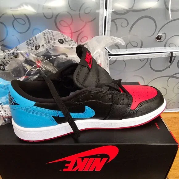 Nike Air Jordan 1 Retro Low OG NC to Chi CZ0775-046 Womens New - Picture 2 of 2